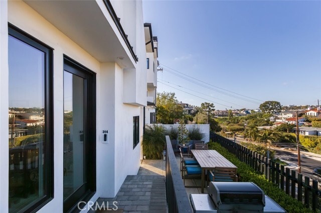 Building Photo - 314 Dahlia Pl