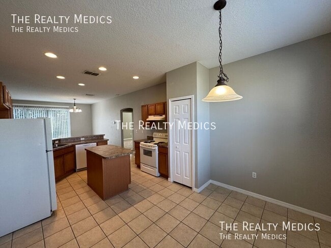 Building Photo - 447 Cierra Oaks Cir