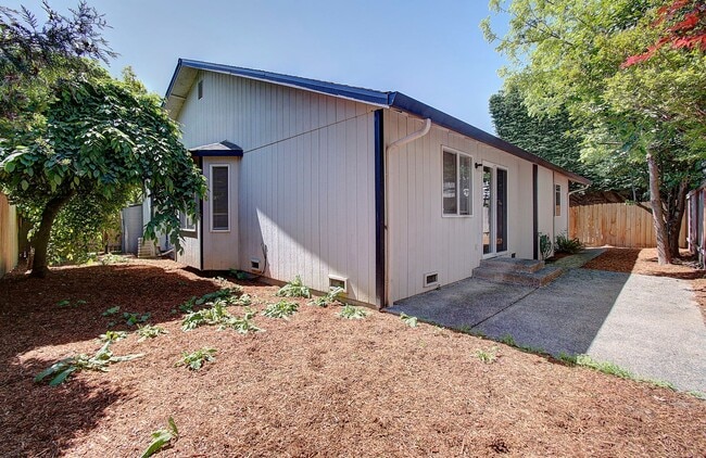 Building Photo - 3bd 2ba Ranch Style Home in North Salmon Creek - Avail Now!