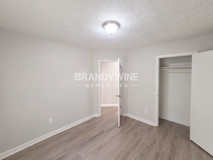 Building Photo - 5900 Homestead Cir