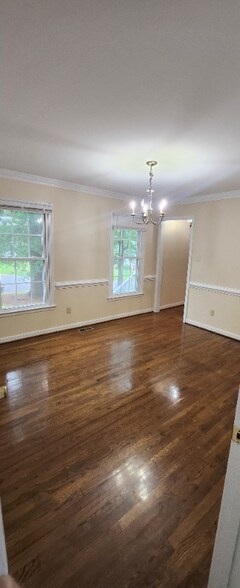 Building Photo - 5806 Laurel Trail Ct