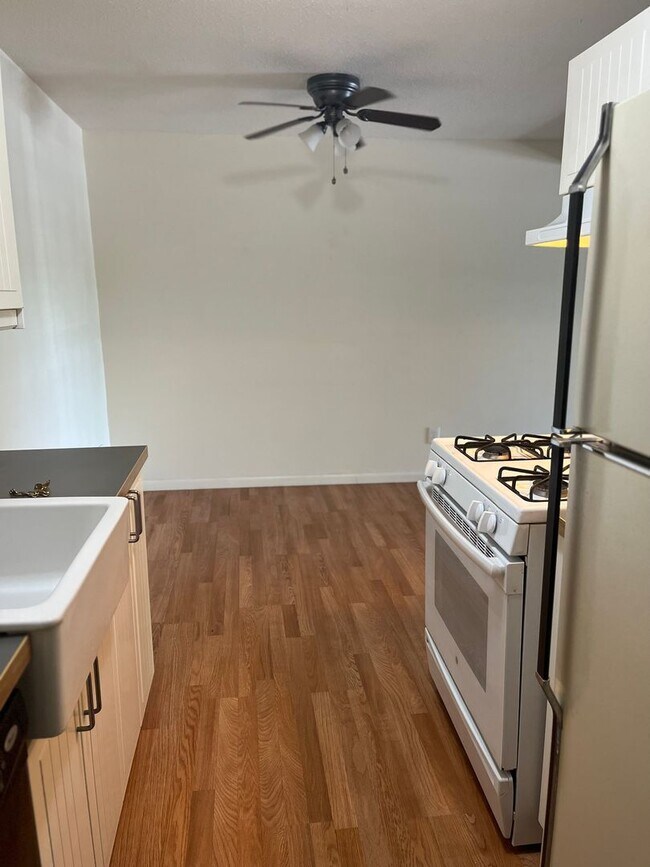 Building Photo - Maintenance-Free Living By The Beach