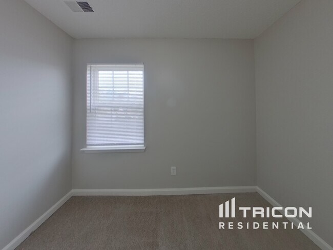 Building Photo - 12724 Deaton Hill Dr