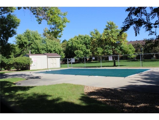 Building Photo - 7300 York Ave S