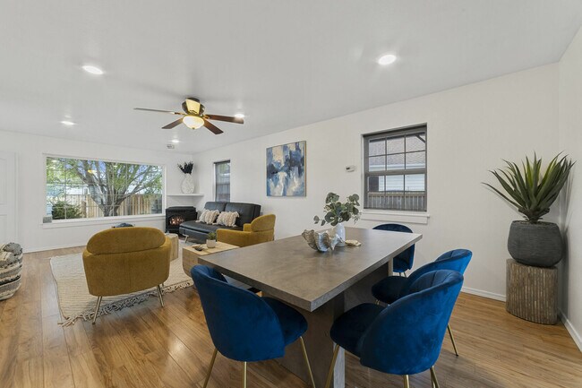 Building Photo - 4132 Matia Dr