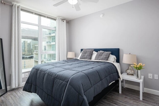 Building Photo - 1431 Pacific Hwy