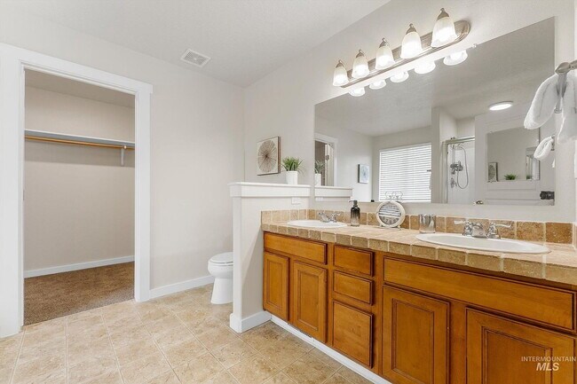 Building Photo - Single Family Home For Rent