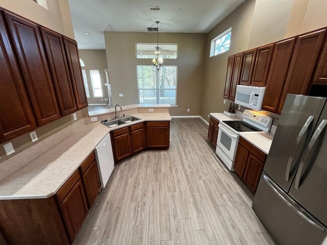 Building Photo - 4 bed / 2.5 bath in Middleburg