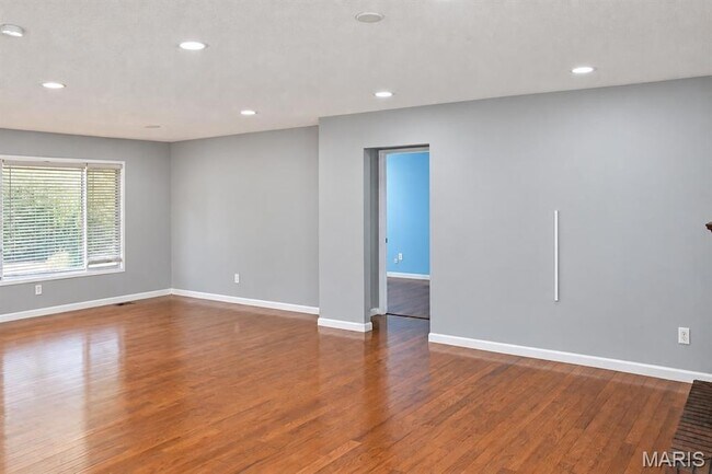 Building Photo - 14331 Rainy Lake Dr