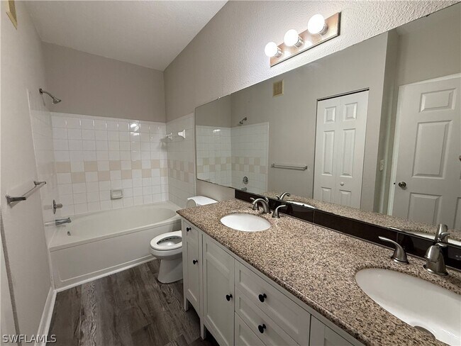 Building Photo - 11540 Villa Grand