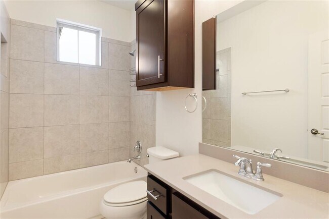 Building Photo - 12905 Padua Dr