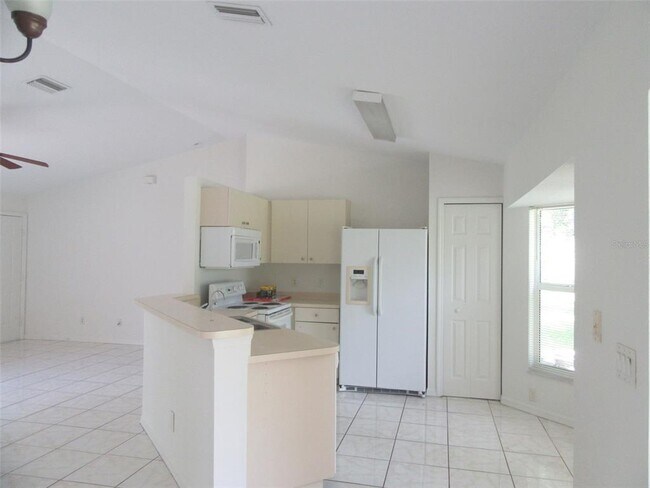 Building Photo - 2716 Vogler Ln