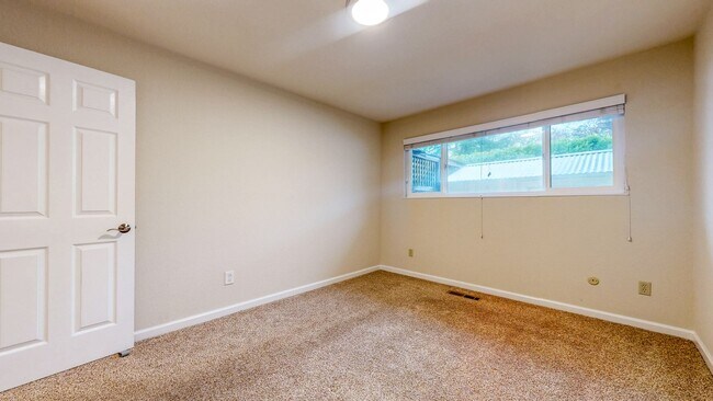 Building Photo - 1145 Edwards St