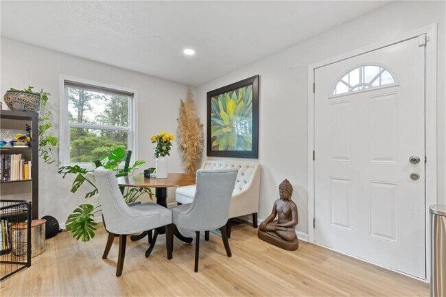 Building Photo - 1723 S Alvarado Terrace SW
