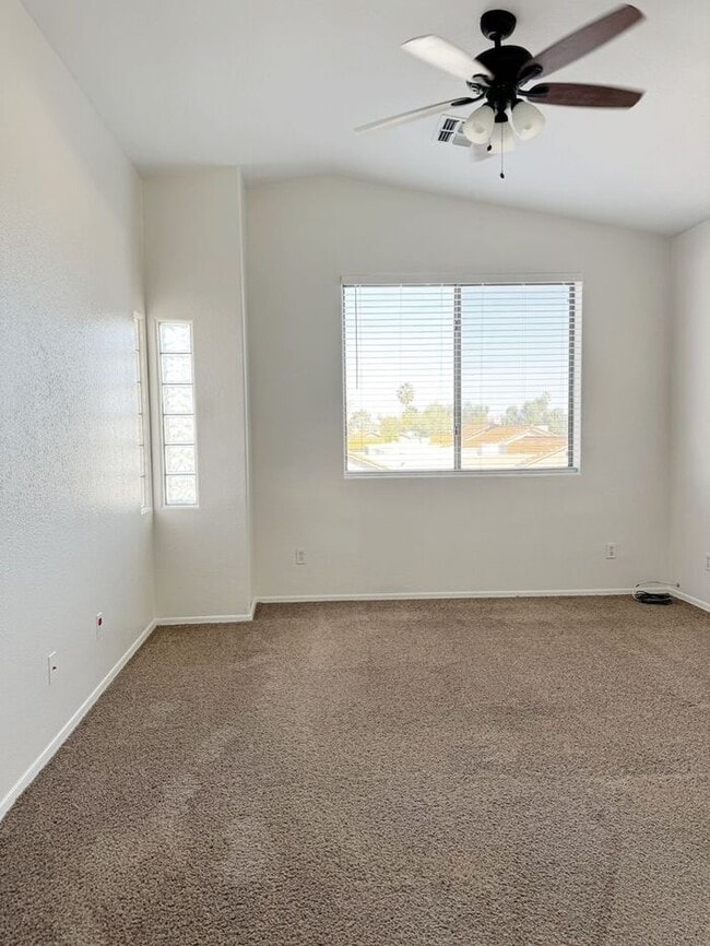 Building Photo - ABSOLUTELY STUNNING 4BR 2.5BA, OVER 2100SQFT, COMMUNITY POOL, CHANDLER