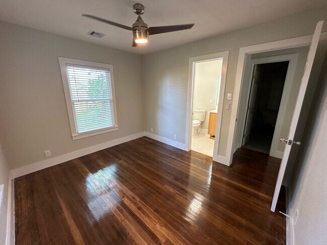 Building Photo - 5407 Menard Ave