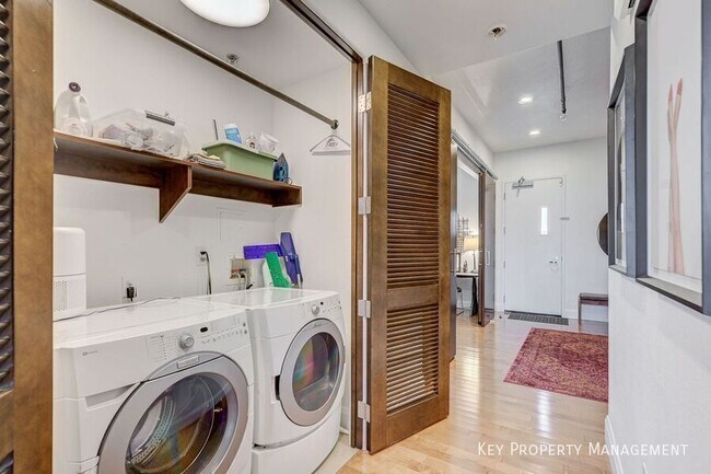 Building Photo - 11441 Allerton Park Dr