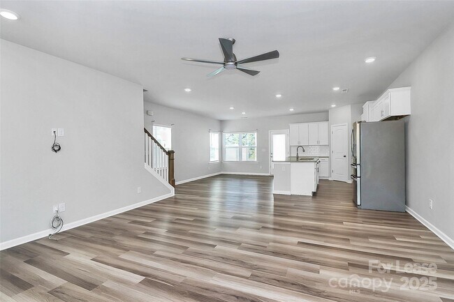 Building Photo - 646 Sagecroft Ln