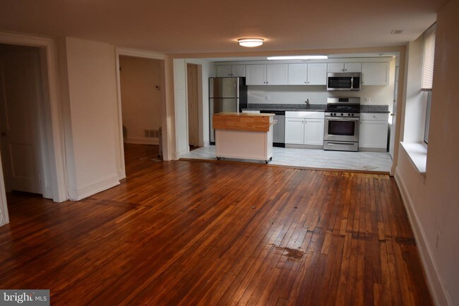 Building Photo - 900 Valley Rd