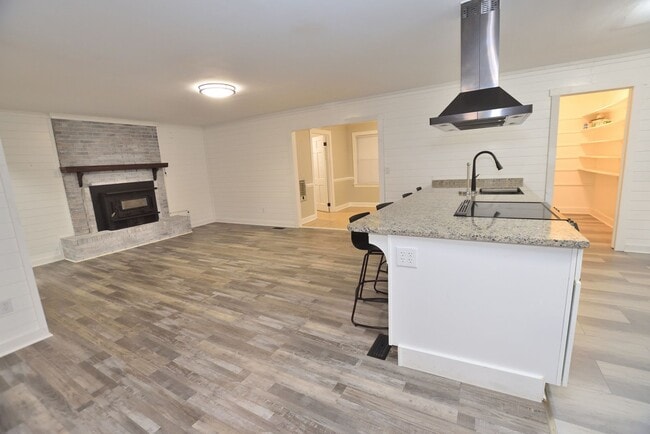 Building Photo - 9906 Red Oak Blvd