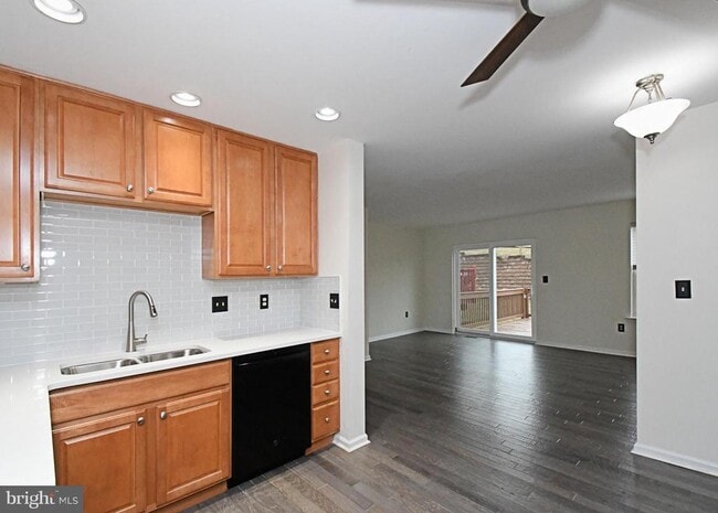 Building Photo - 1031 Balley Dr