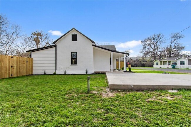 Building Photo - 102 East St