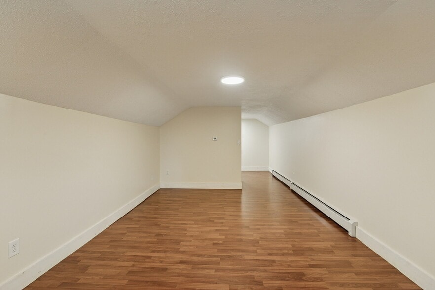 Large Bedroom - 3242 Hayes St NE