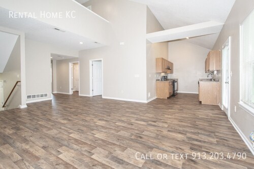 Building Photo - 1933 N 80th Ct
