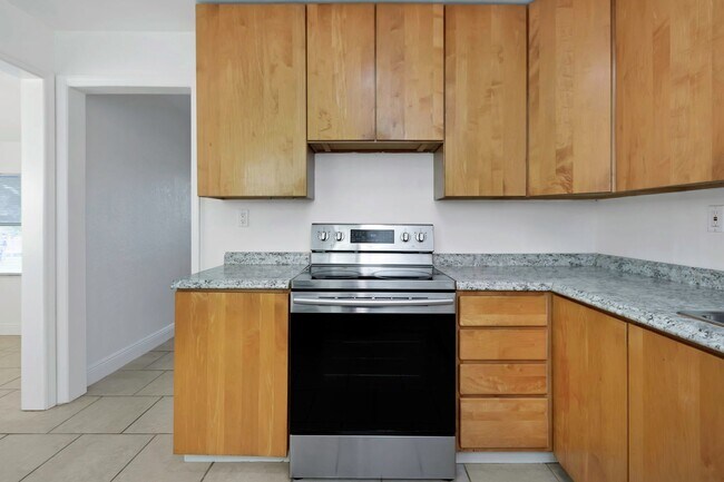 Building Photo - 5148 Tampa Bay Growth Fund 2 LLC