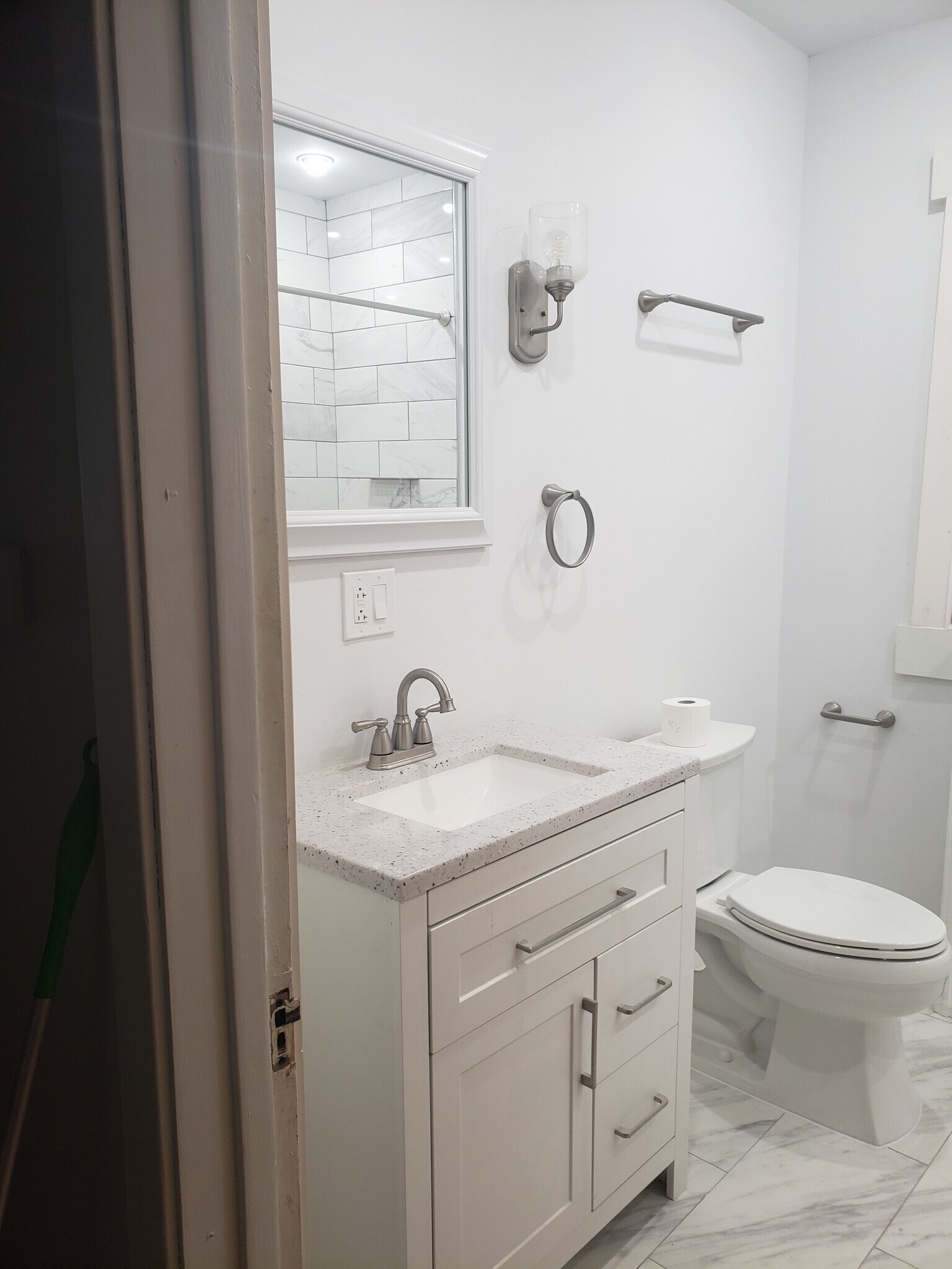 New bathroom - 3811 N Central Park Ave