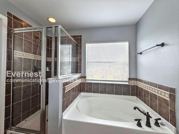 Building Photo - 2806 Polson Dr