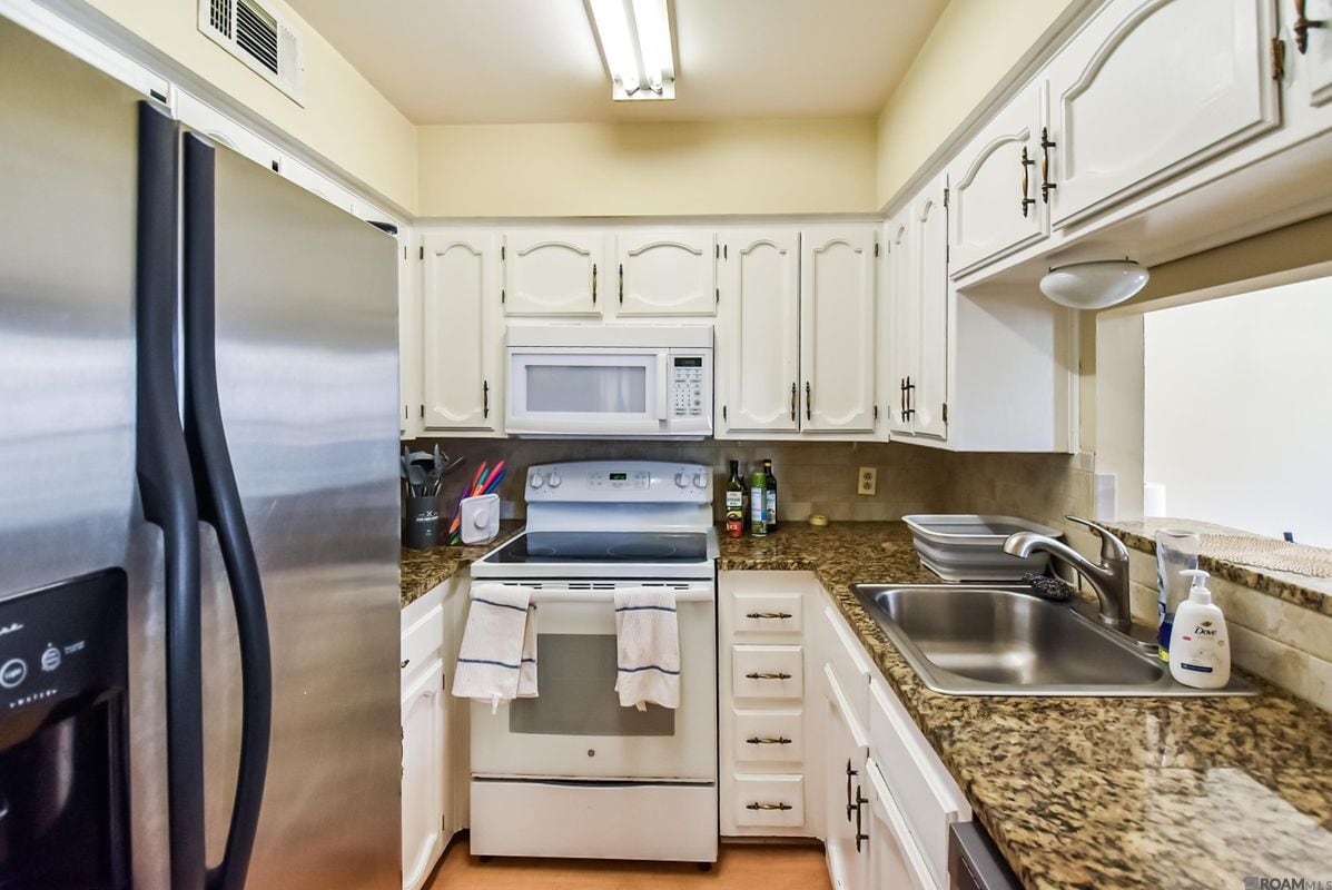 Building Photo - 141 E Boyd Dr