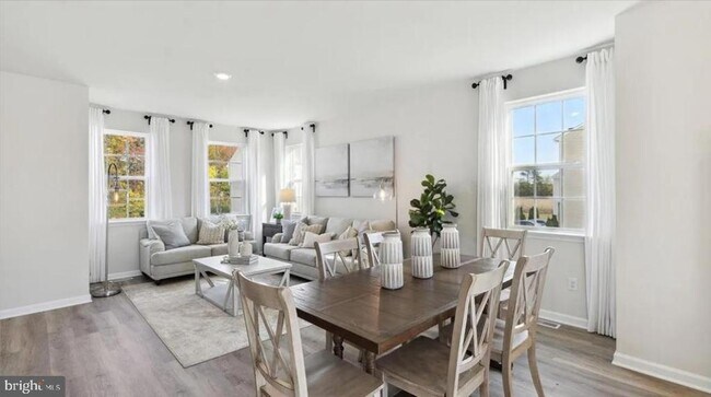 Building Photo - 273 Macoun Way