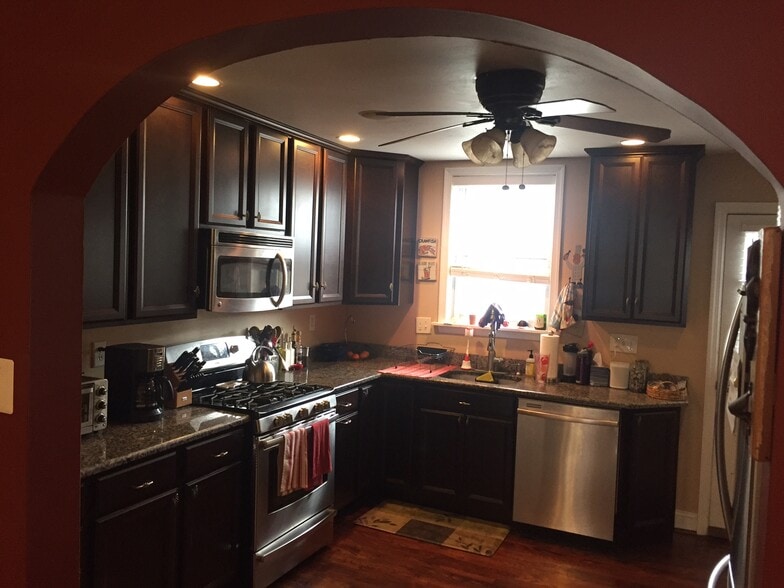 Kitchen - 903 S Bouldin St