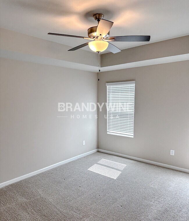 Building Photo - LUXURY COMMUITY! CRESTVIEW at Towne Lake!!...
