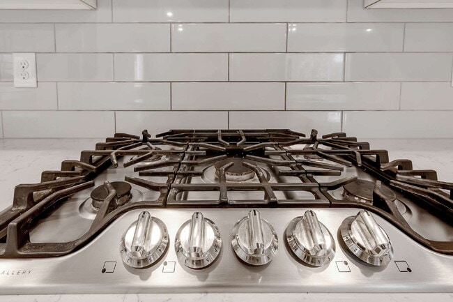 Building Photo - Extravagant Home for Rent - Heart of Covington