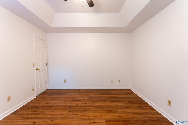 Building Photo - 236 Shadowbrook Ln NE