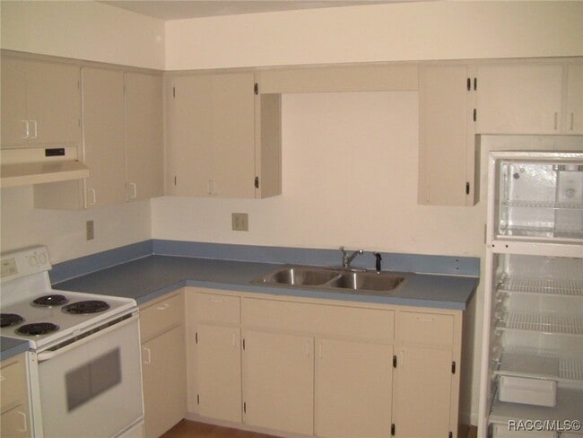 Building Photo - 322 Davidson Ave