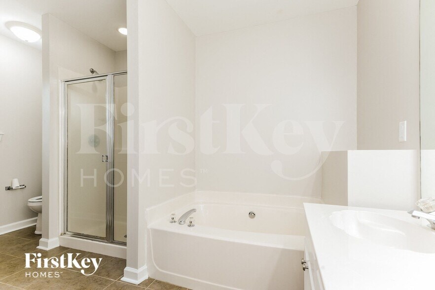 Building Photo - 12137 Moonshadow Ln
