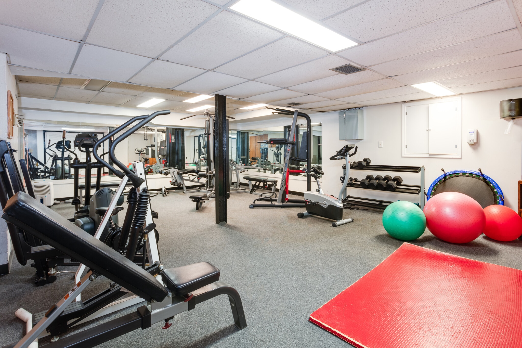 Gym - 1303 S Walter Reed Dr