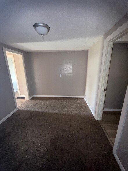Building Photo - 329 Park Ln