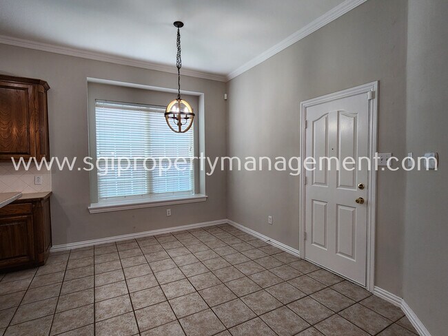 Building Photo - 6317 Day Spring Dr