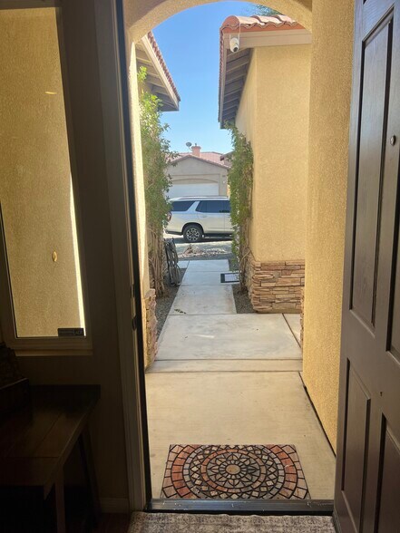 Building Photo - 86226 Pinot Noir Ln