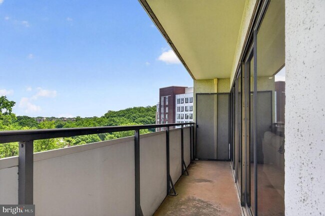 Building Photo - 5300 Columbia Pike