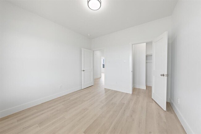 Building Photo - 25206 Sausalito Dr