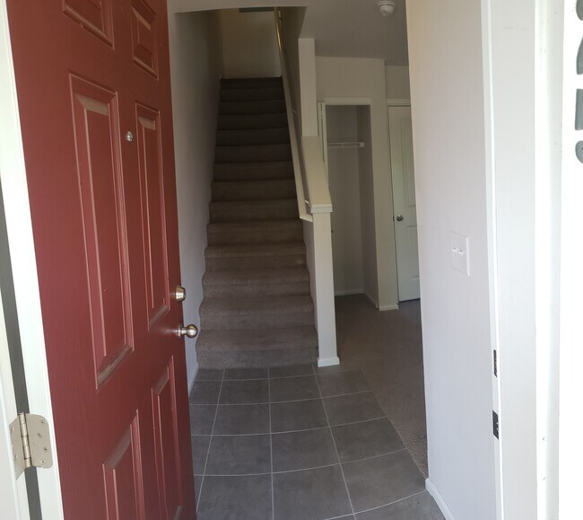 Building Photo - 3425 30th Dr