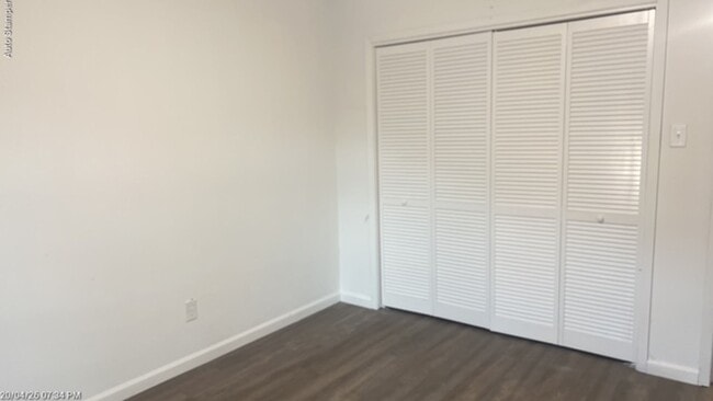 Building Photo - 405 Bryan Dr