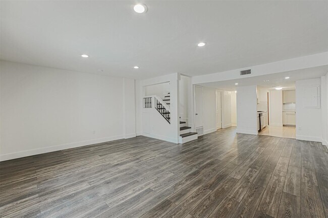 Building Photo - 1255 Blalock Rd