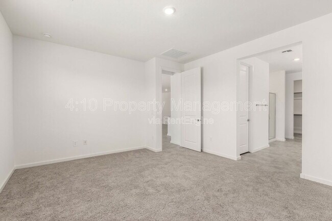 Building Photo - 35405 W Catalan St