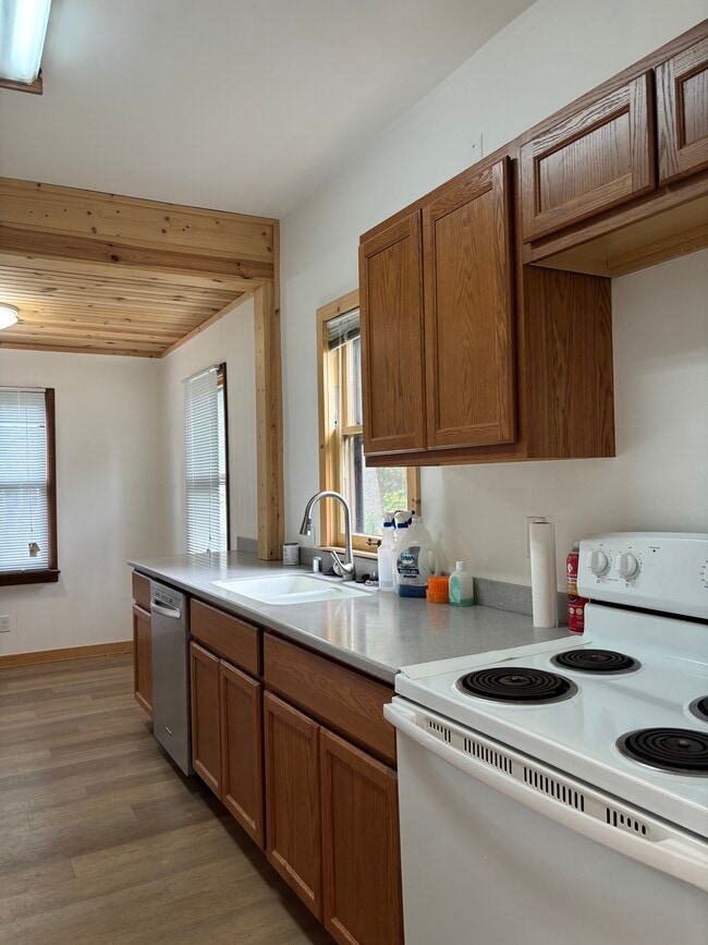 Building Photo - 317 N Monroe St